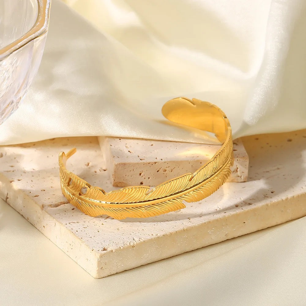 20121 Gold Plated Bangle