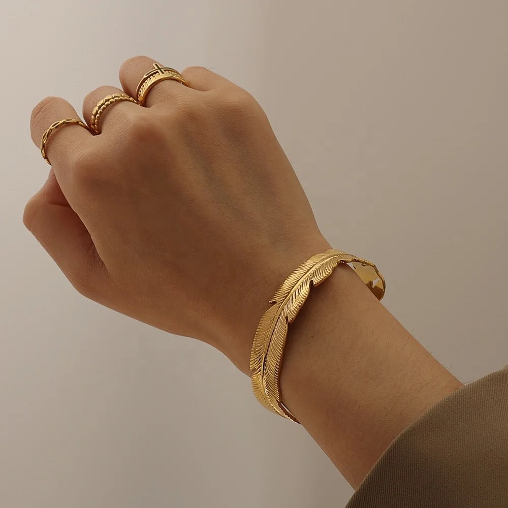 20121 Gold Plated Bangle