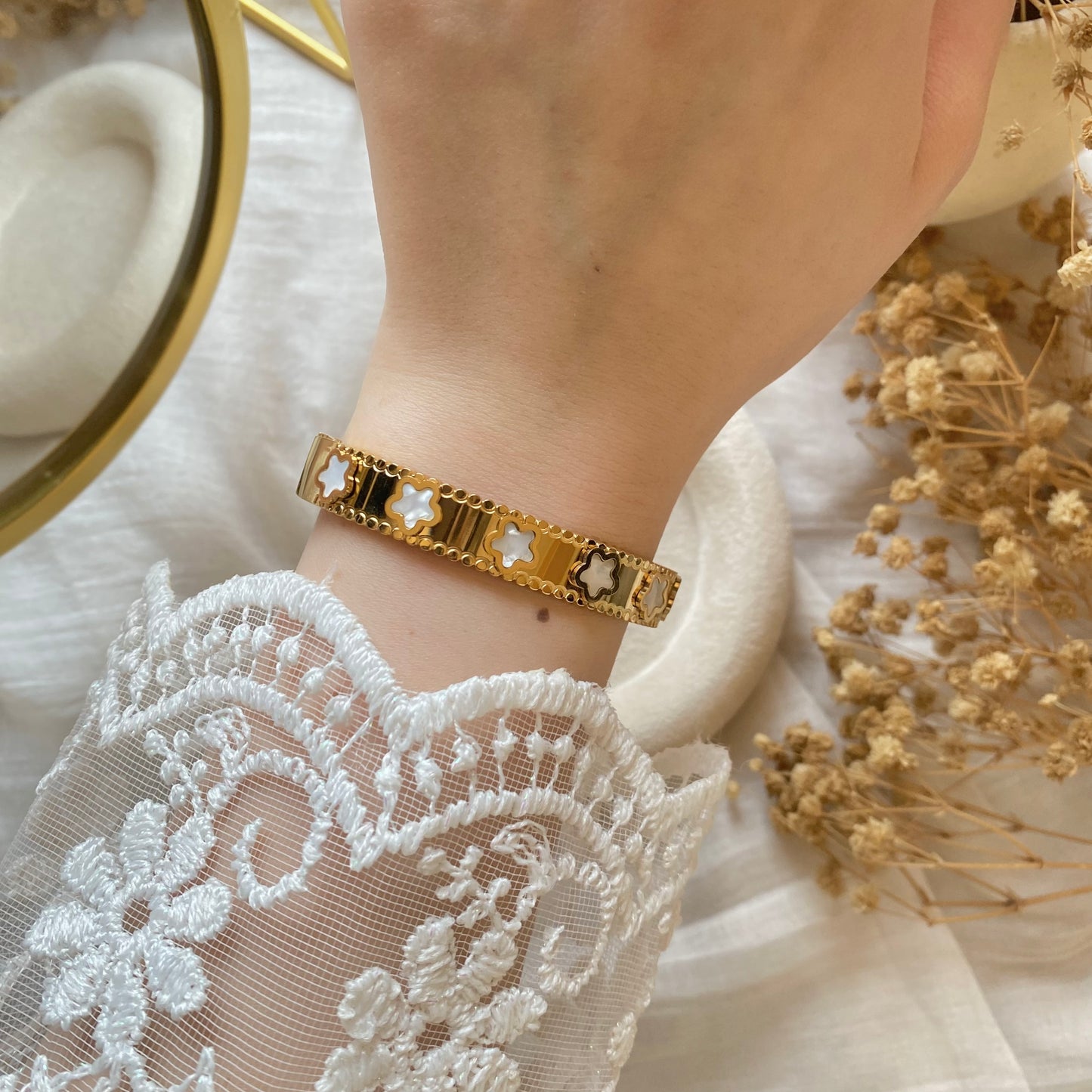 20413 Gold Plated Bangle