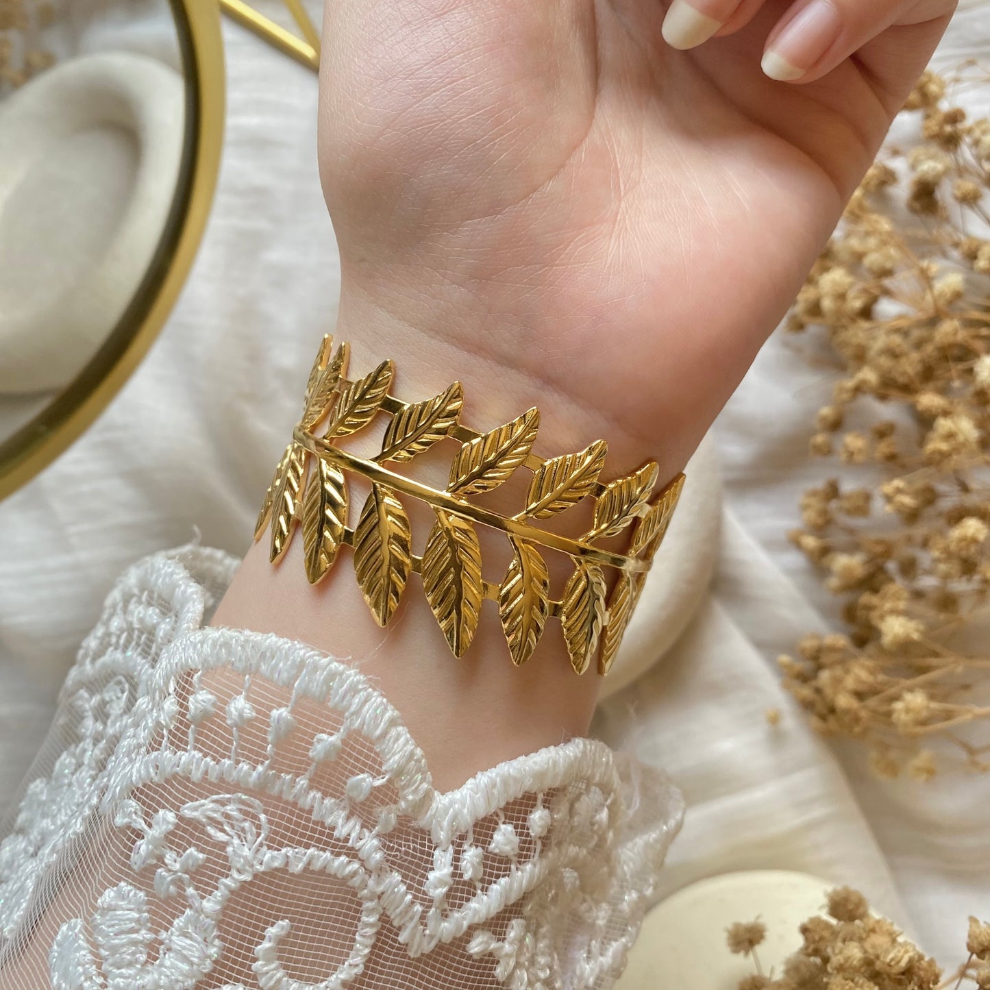 20404 Gold Plated Bangle