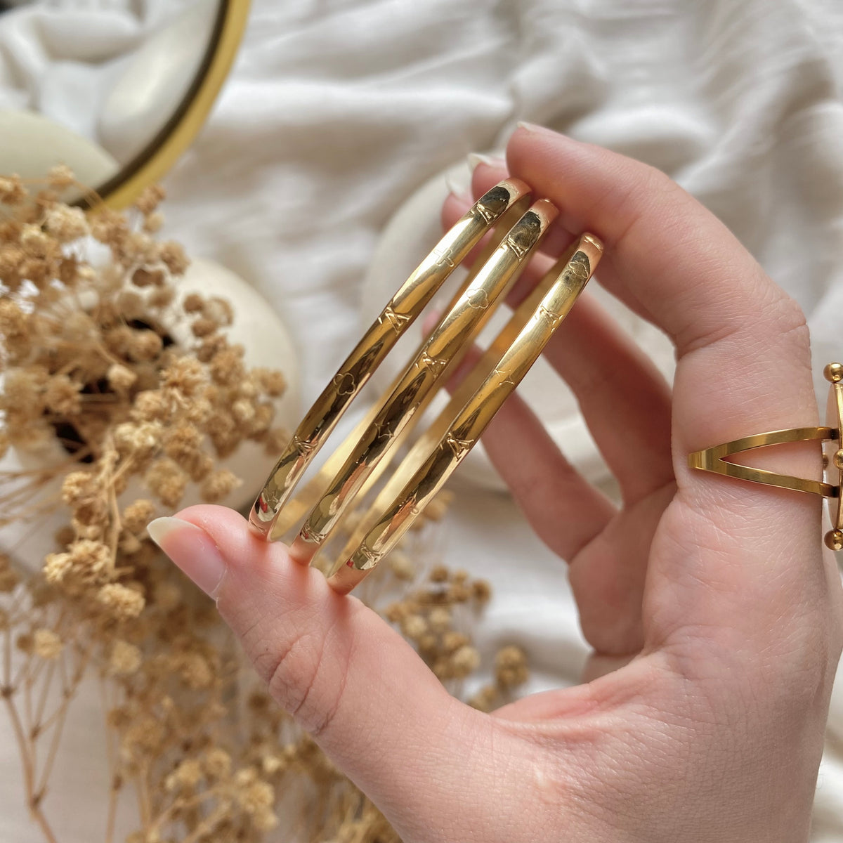 20414 Gold Plated Bangle