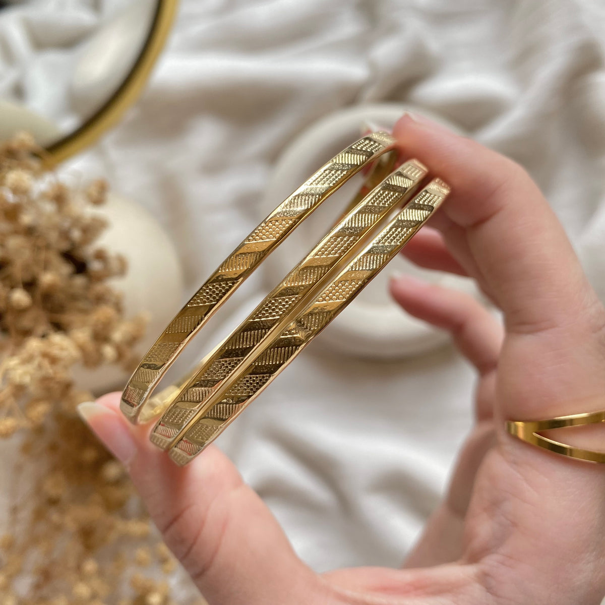 20416 Gold Plated Bangle
