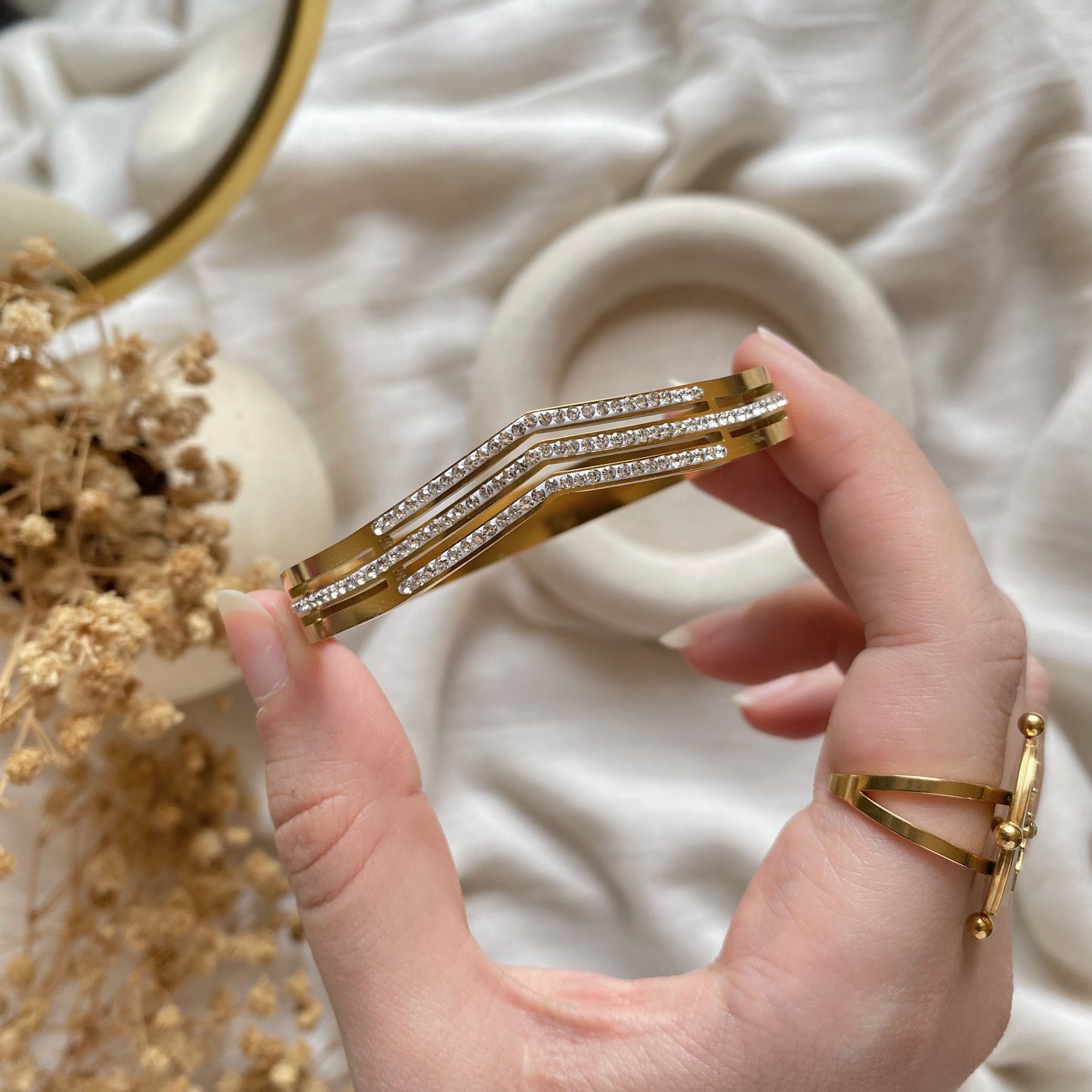 20420 Gold Plated Bangle