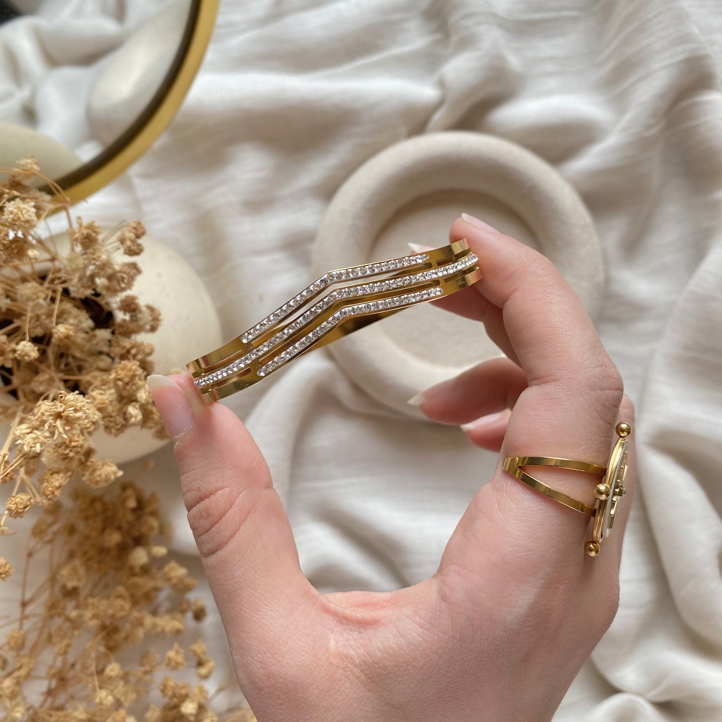 20420 Gold Plated Bangle