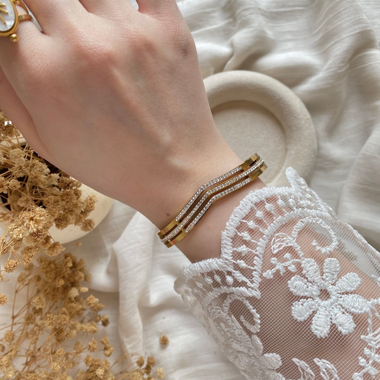 20420 Gold Plated Bangle