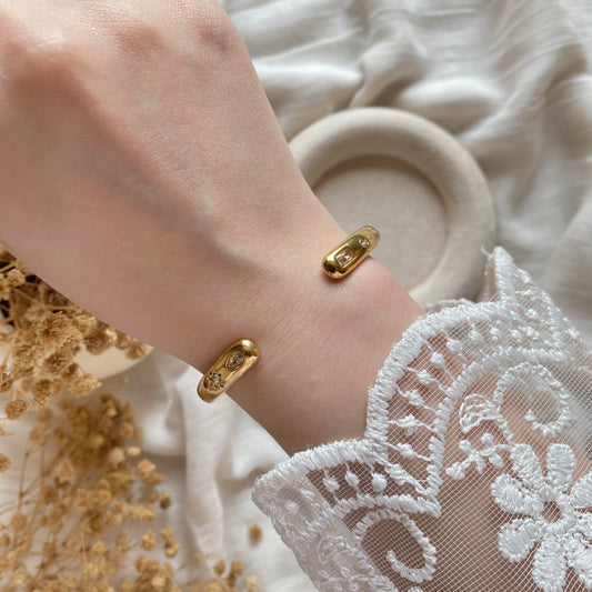 20423 Gold Plated Bangle