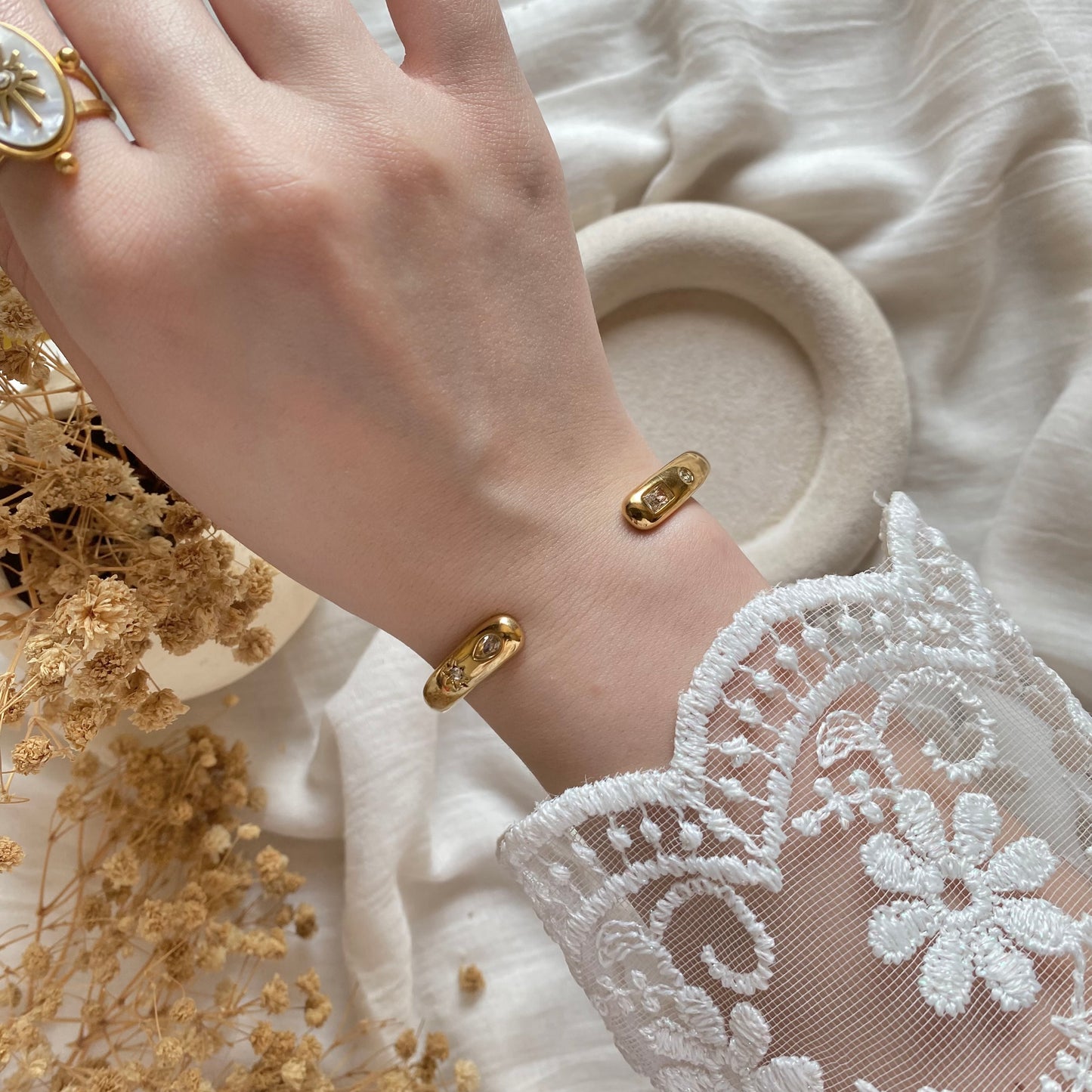 20423 Gold Plated Bangle