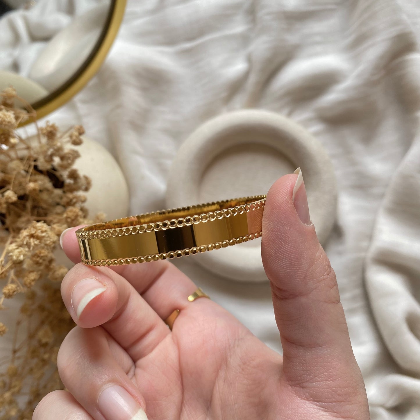 20425 Gold Plated Bangle