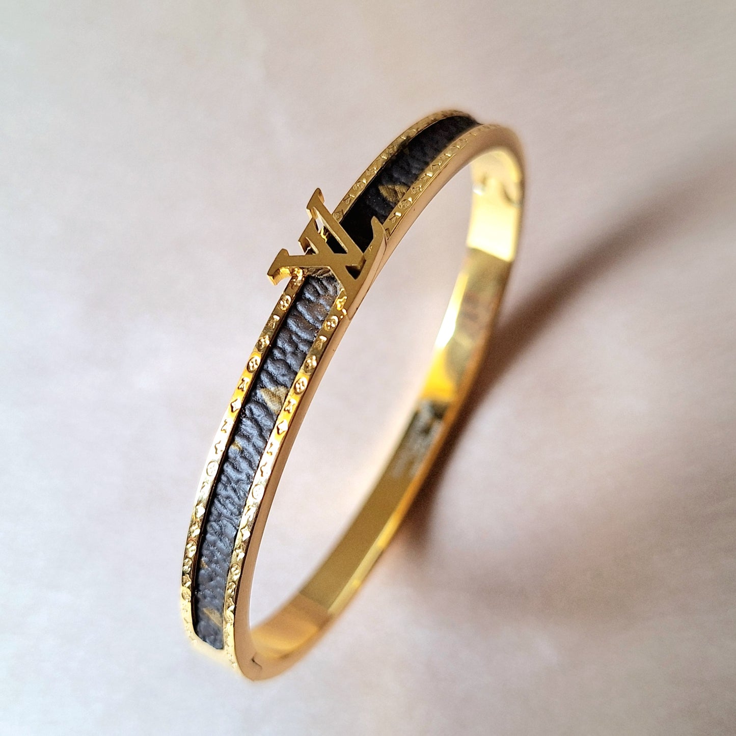 20169 Gold Plated Bangle