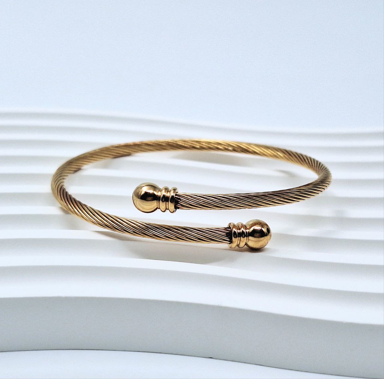 20295 Gold Plated Bangle