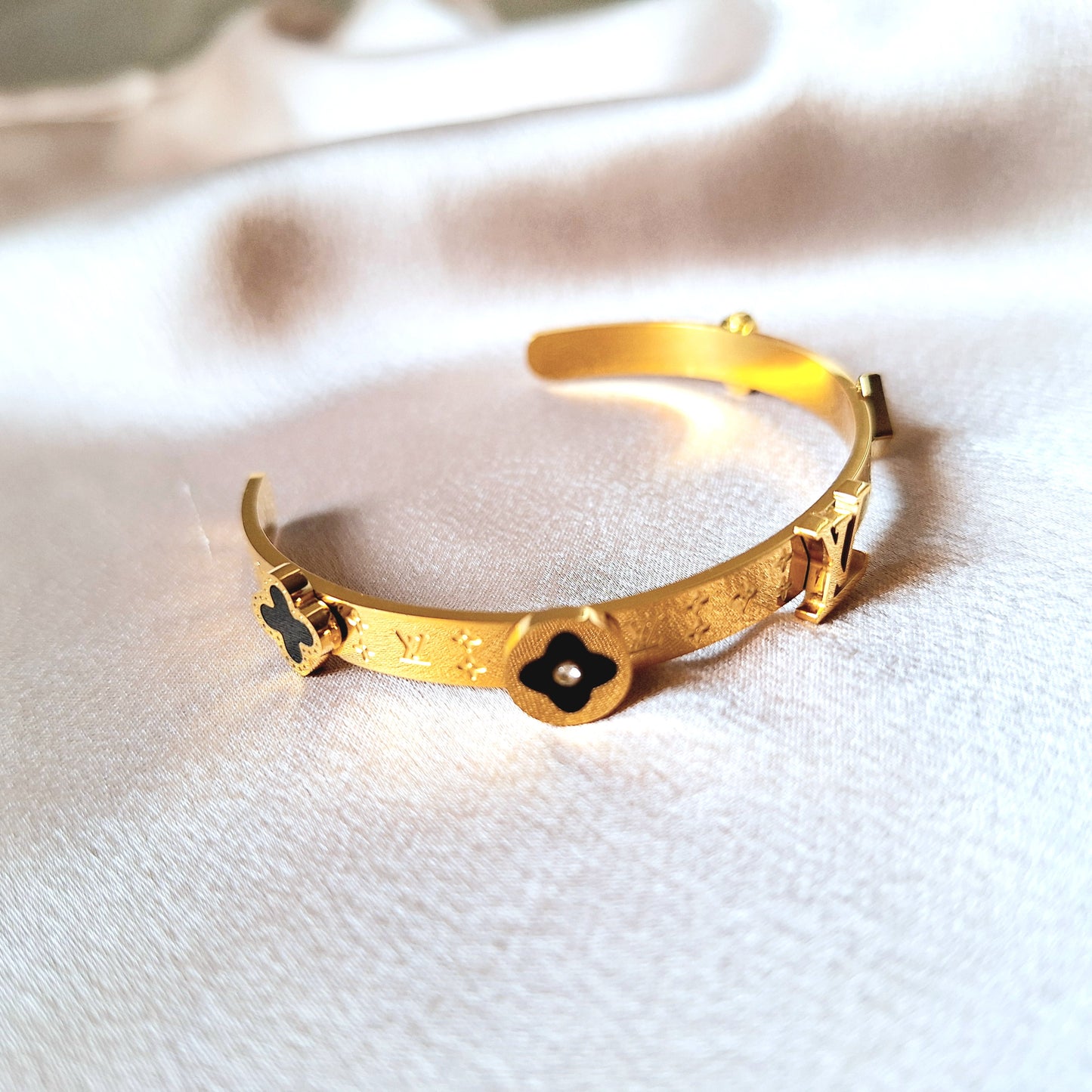 20156 Gold Plated Bangle