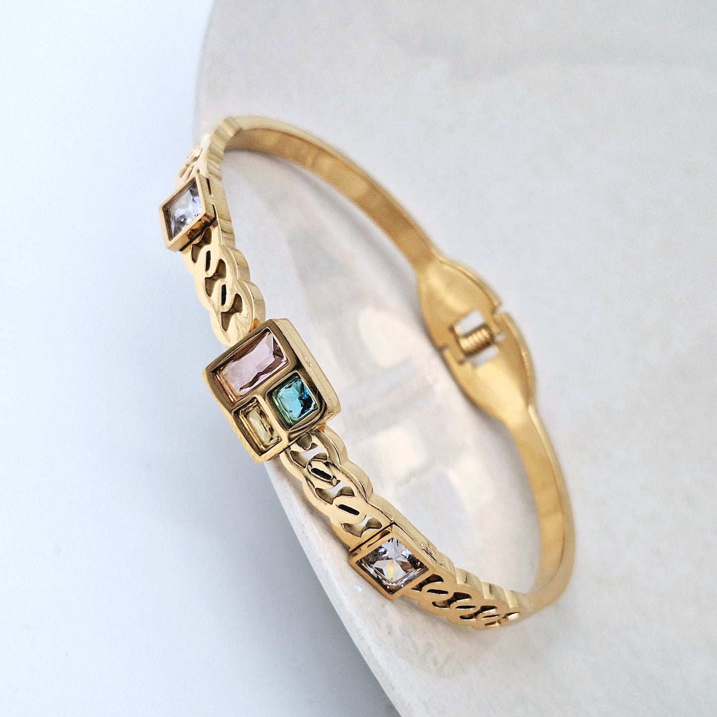 20187 Gold Plated Bangle