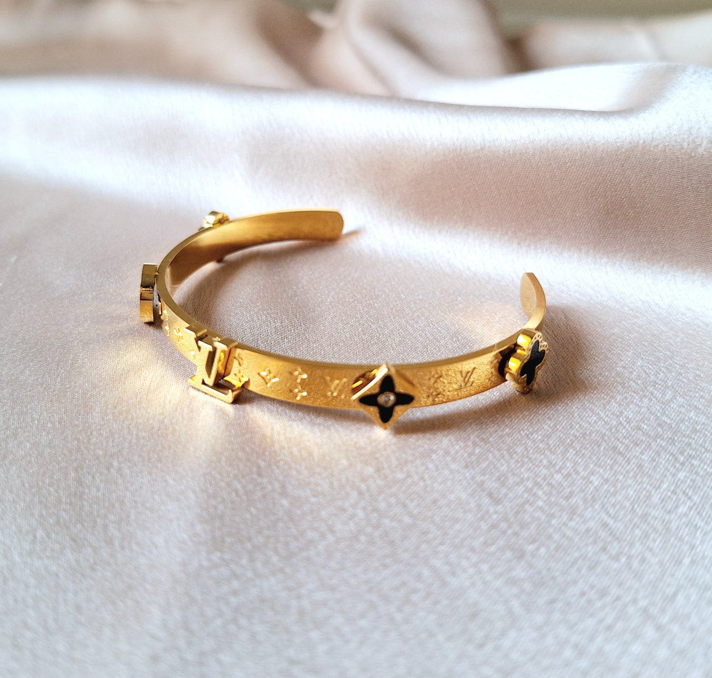 20156 Gold Plated Bangle