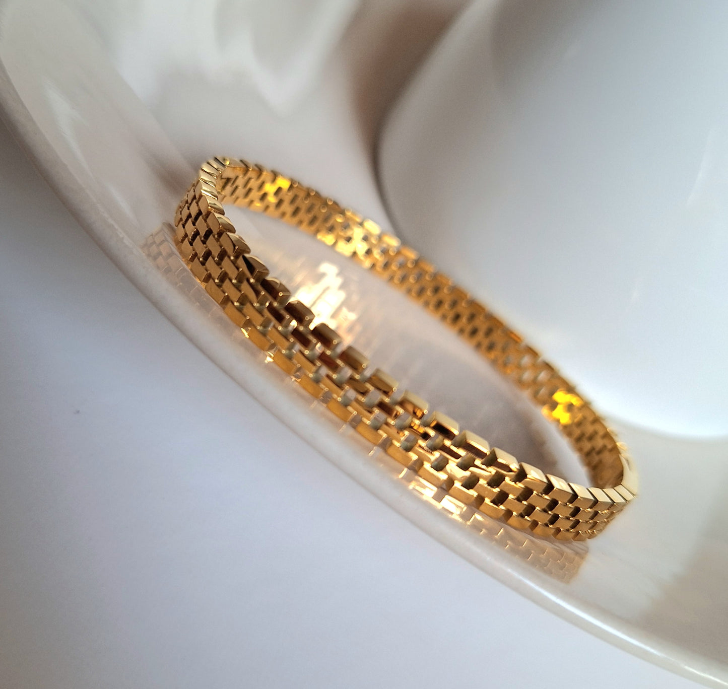 20158 Gold Plated Bangle