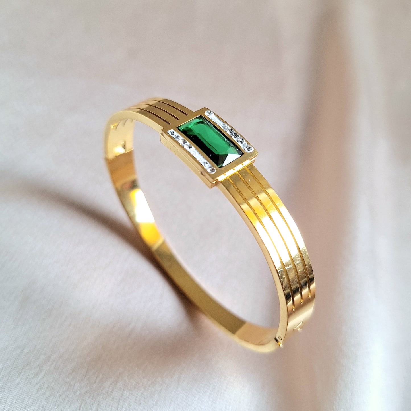 20166 Gold Plated Bangle