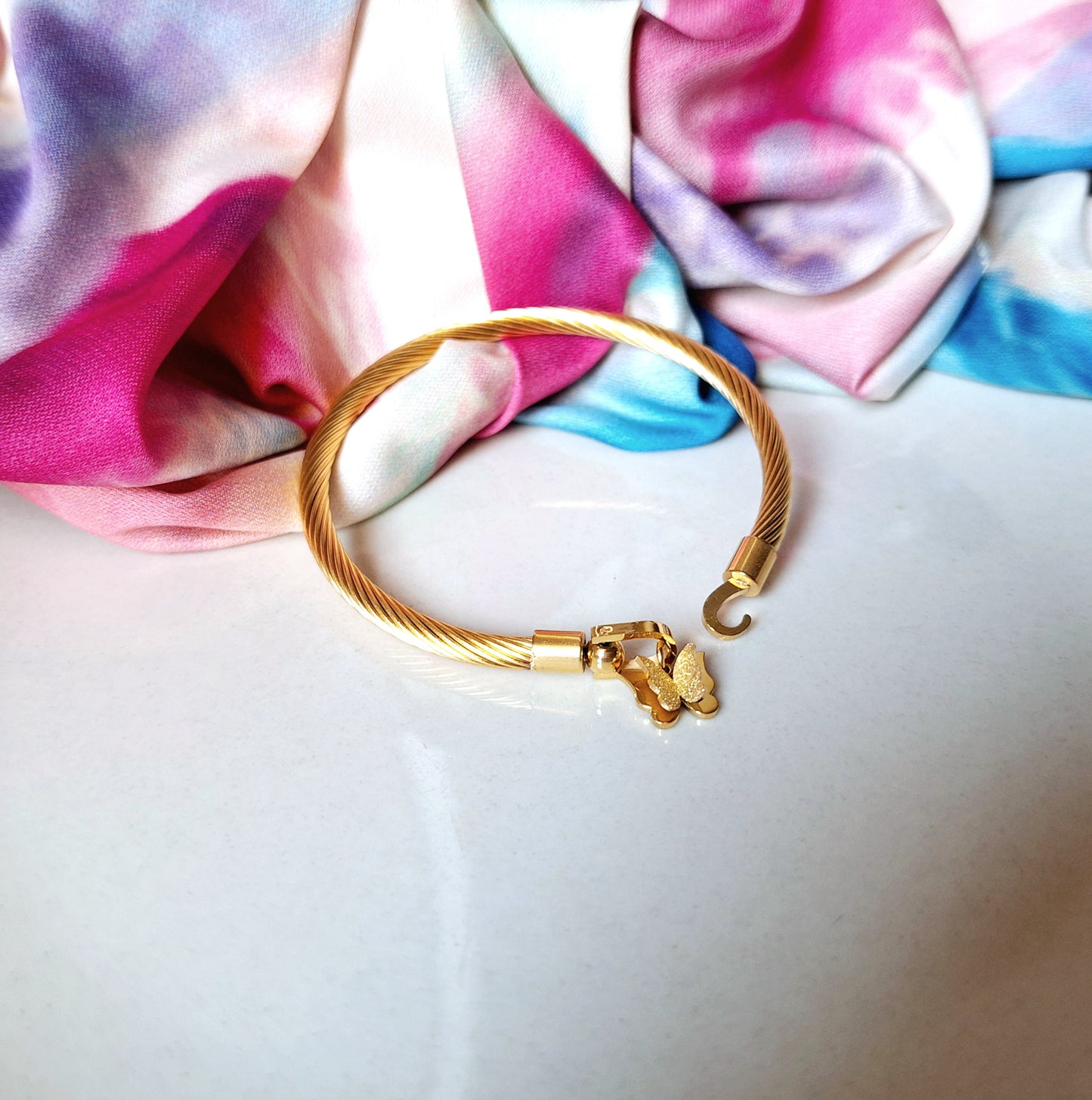 20153 Gold Plated Bangle