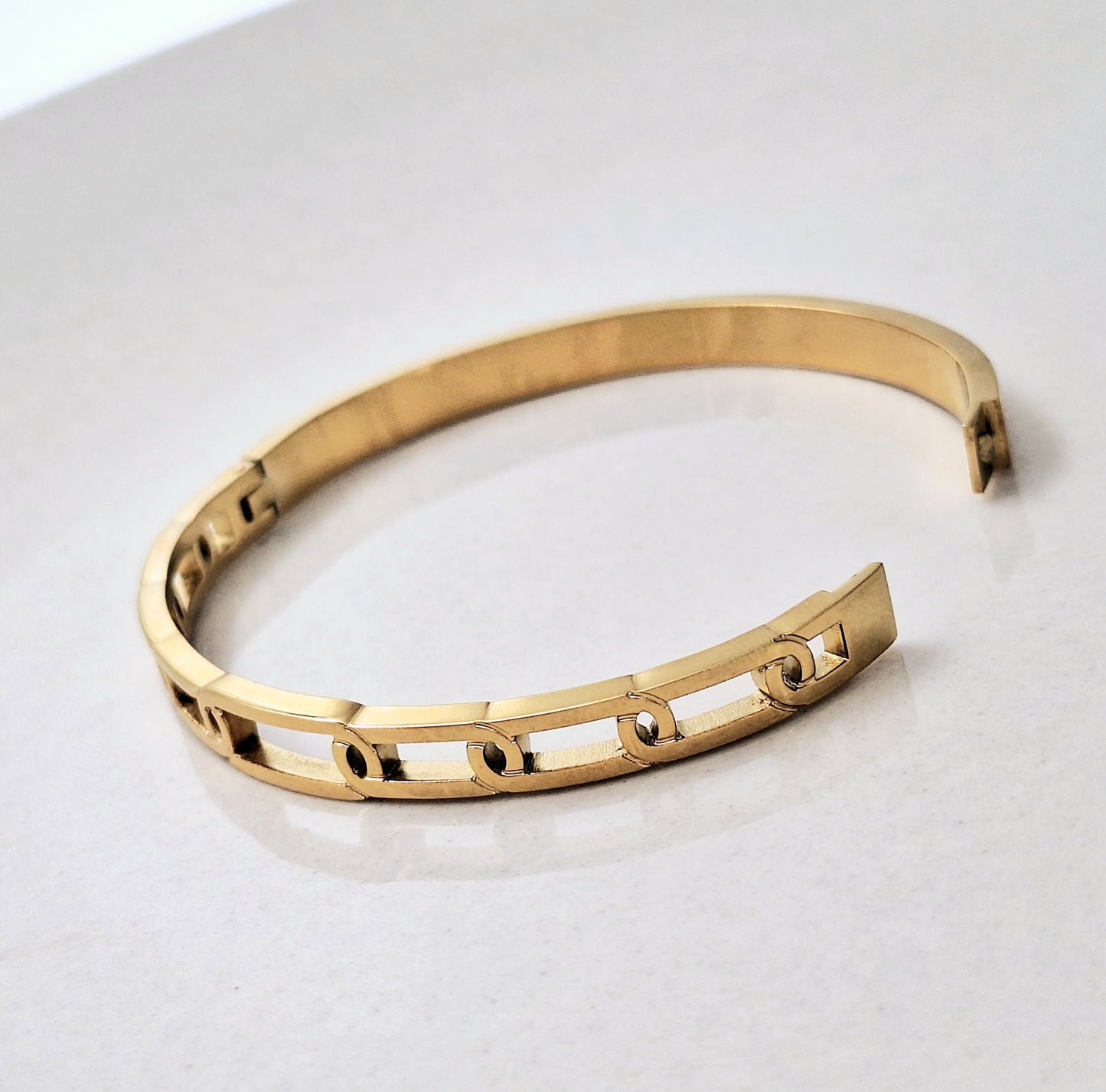 20216 Gold Plated Bangle