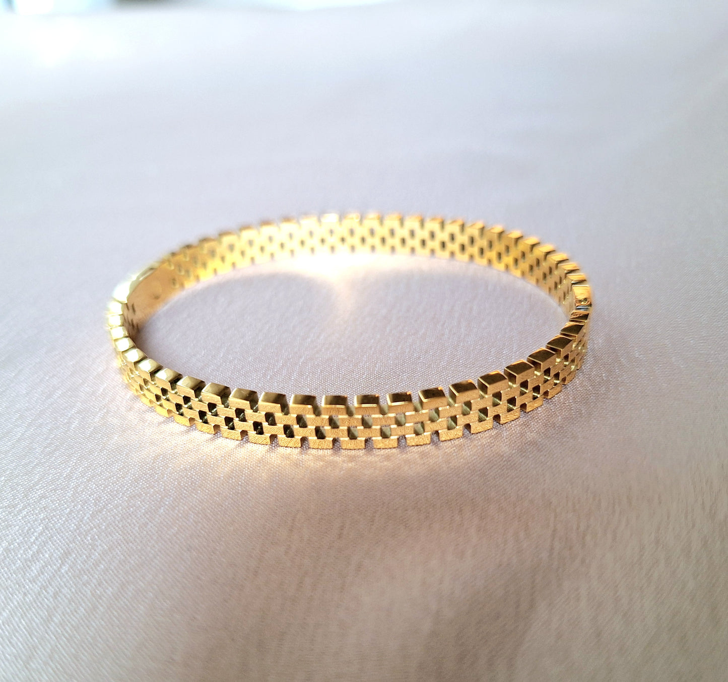 20158 Gold Plated Bangle