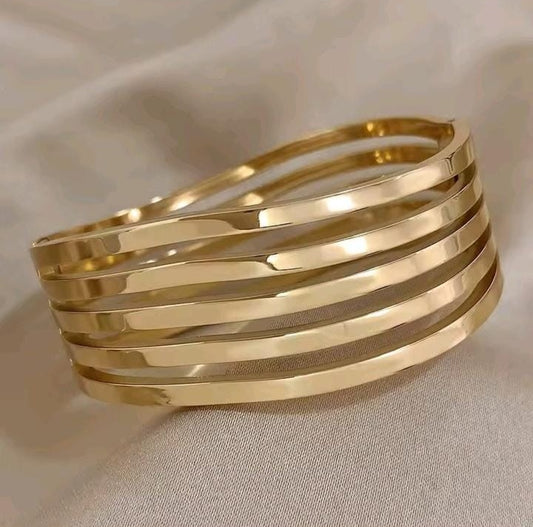 20322 Gold Plated Bangle