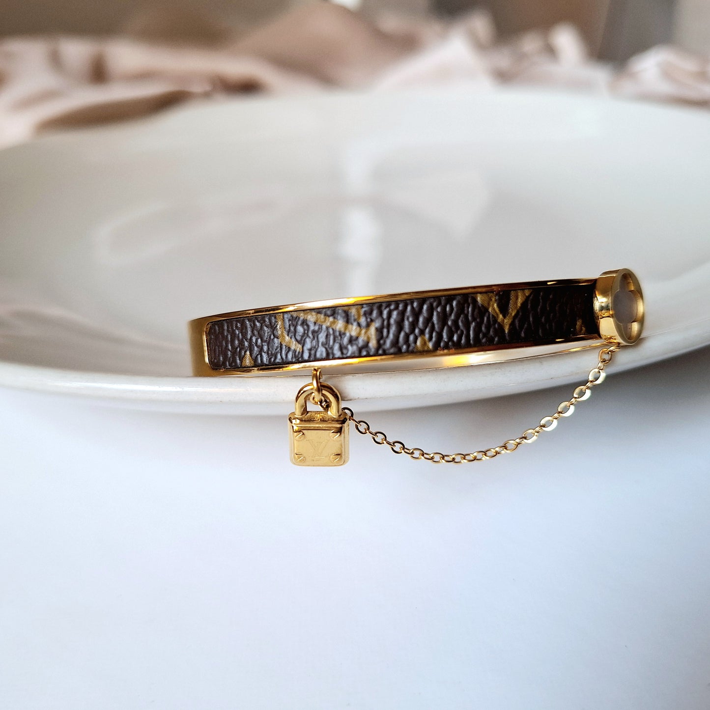 20155 Gold Plated Bangle