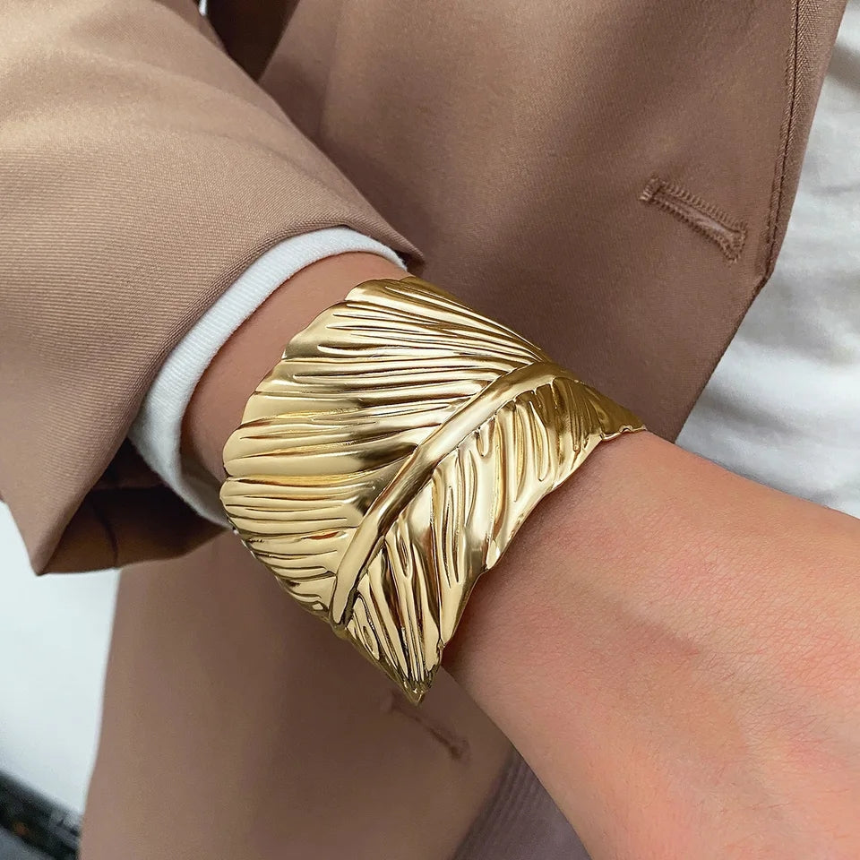 20198 Gold Plated Bangle