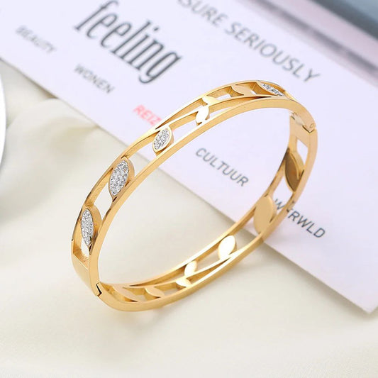 20255 Gold Plated Bangle