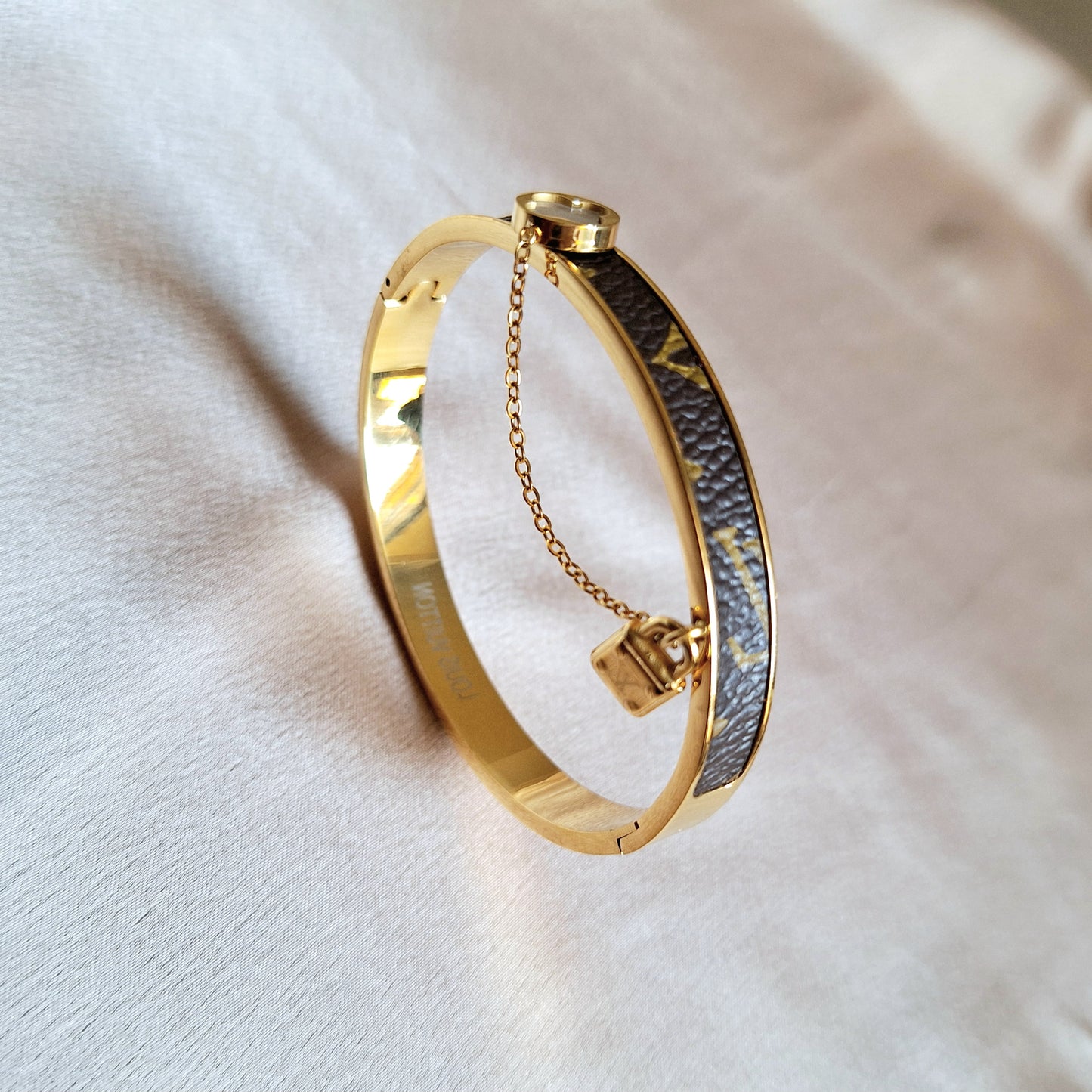 20155 Gold Plated Bangle