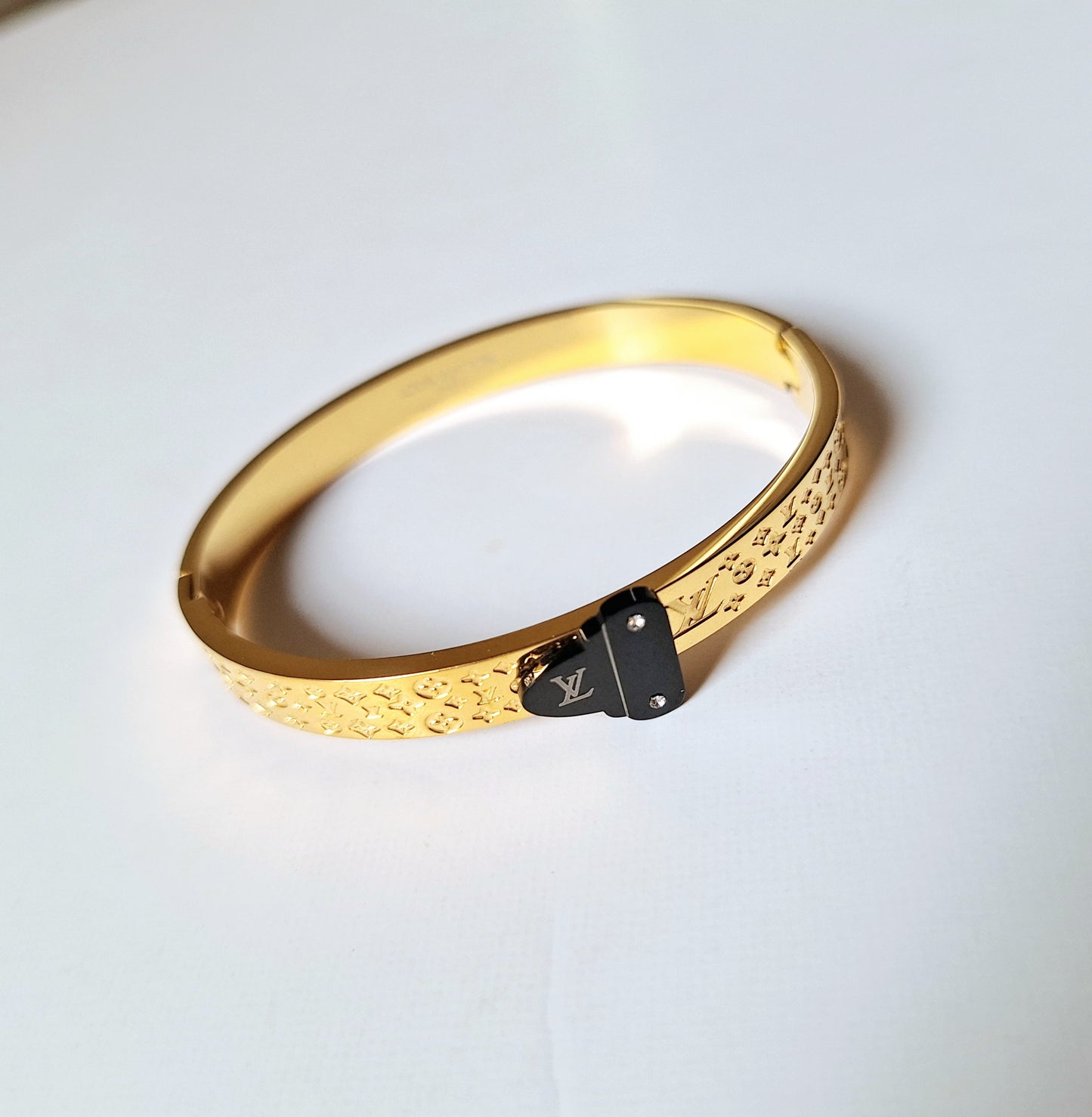 20168 Gold Plated Bangle