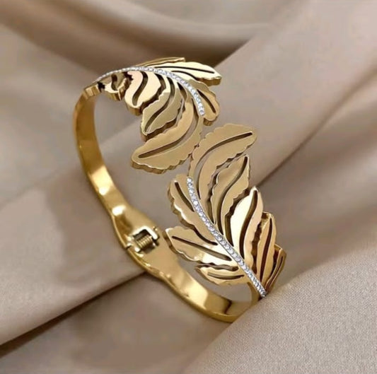 20325 Gold Plated Bangle