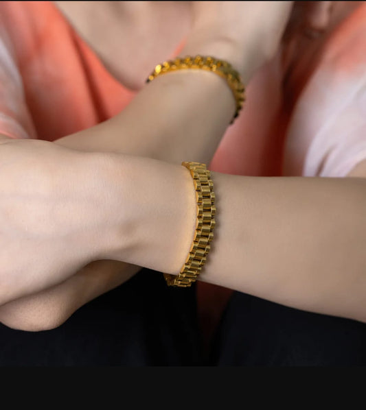30474 Gold Plated Bracelet