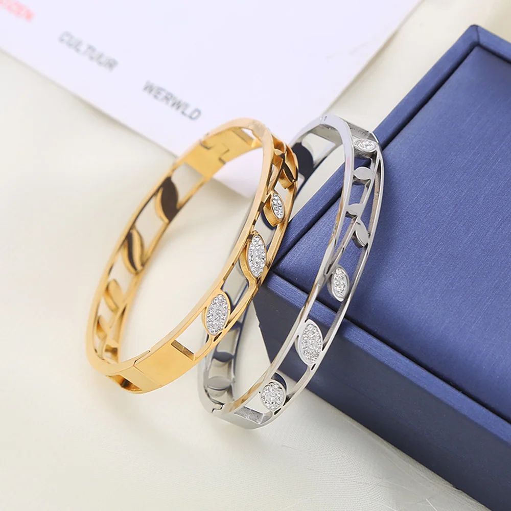 20255 Gold Plated Bangle