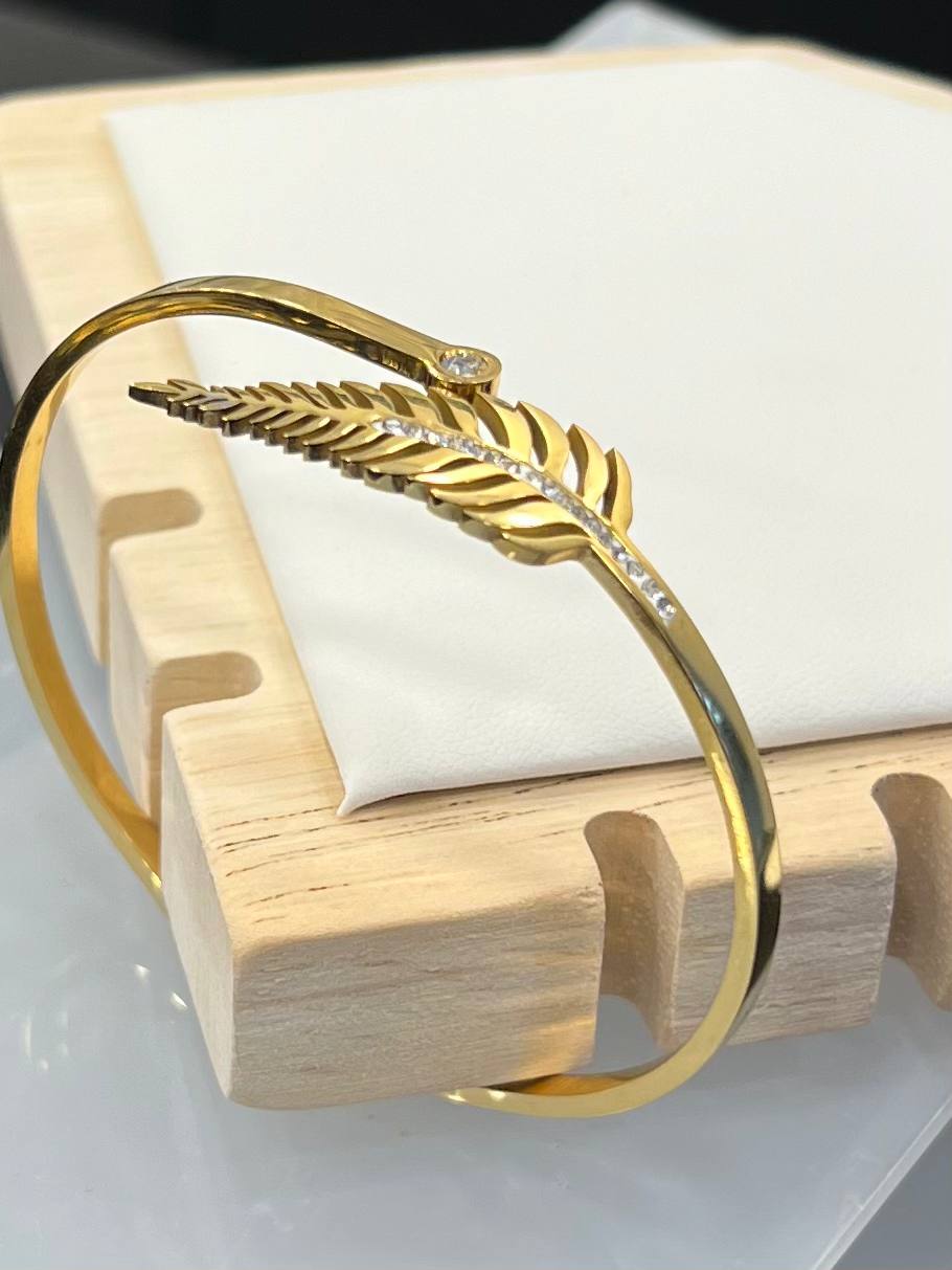 20236 Gold Plated Bangle