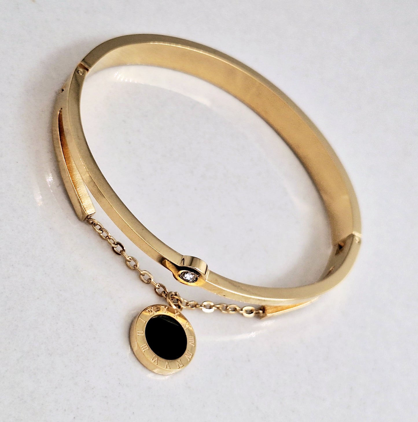 20221  Gold Plated Bangle