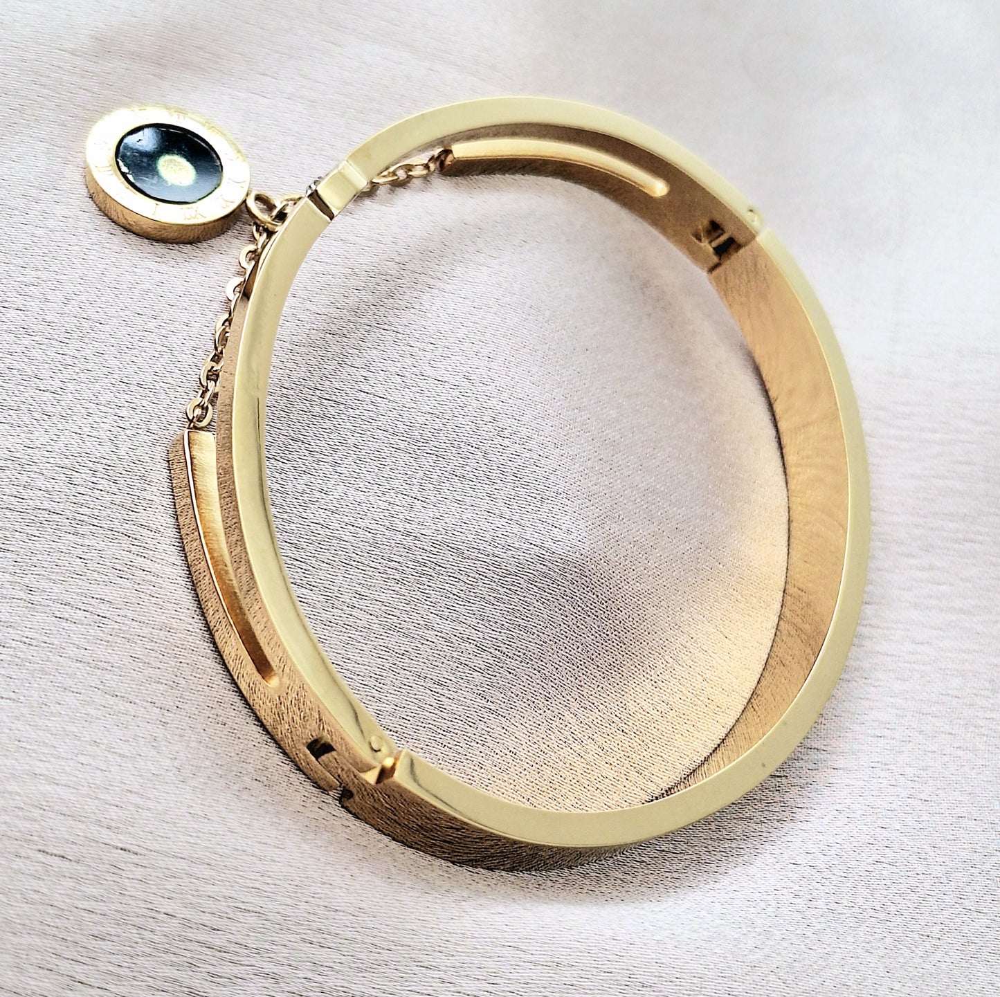 20221  Gold Plated Bangle