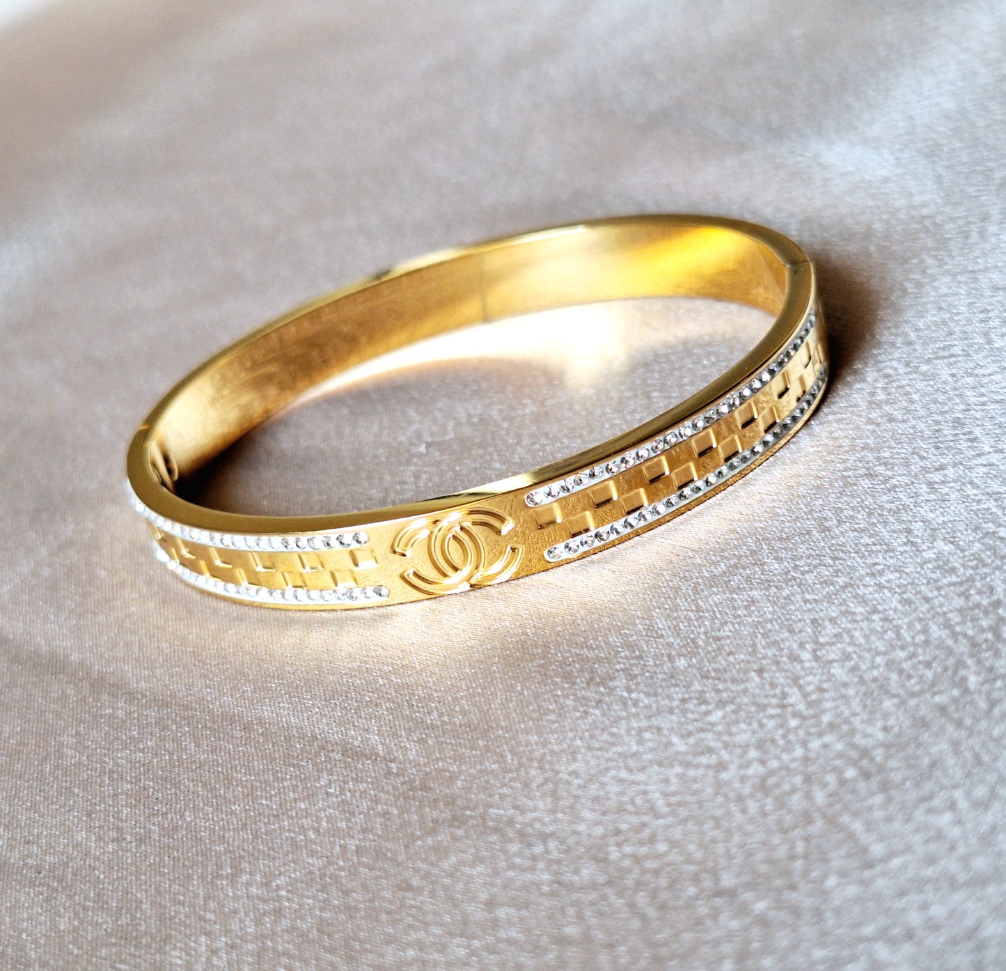 20157 Gold Plated Bangle