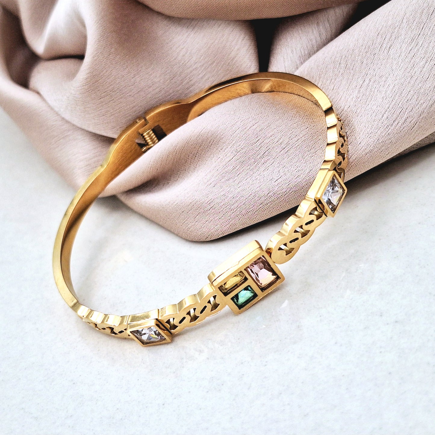 20187 Gold Plated Bangle