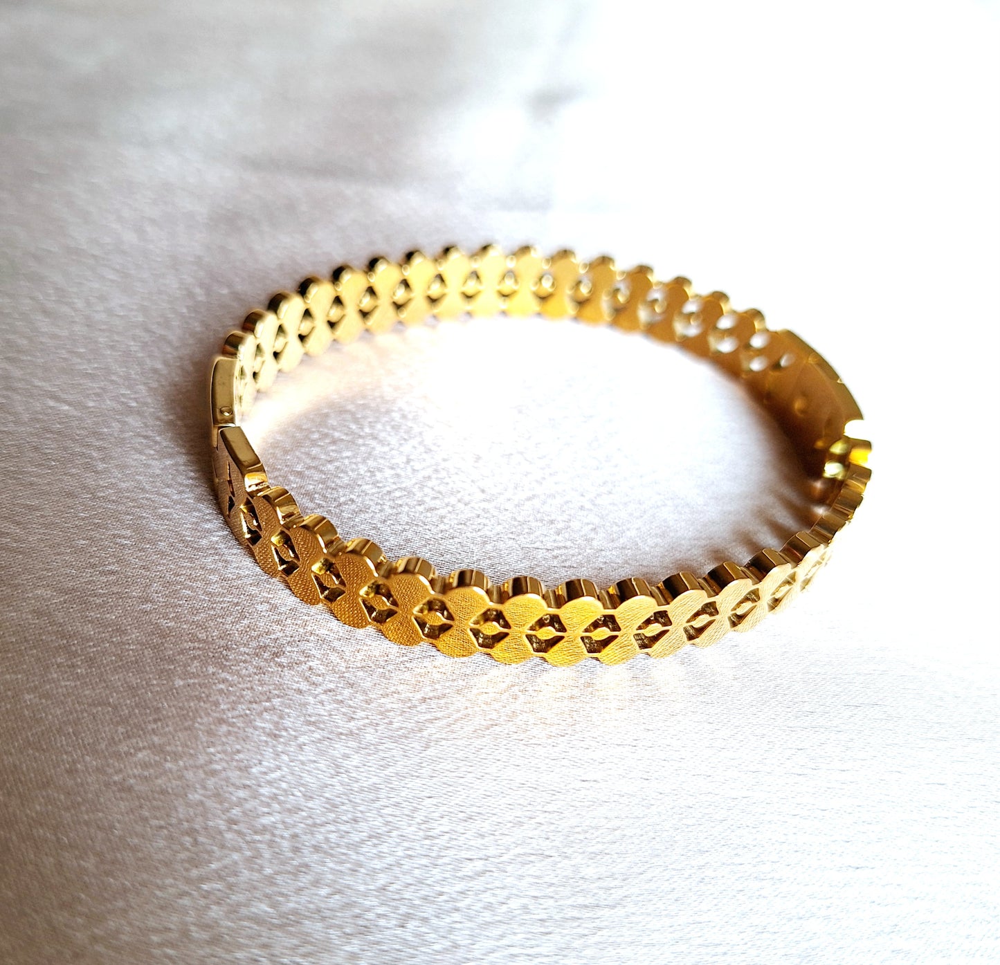 20150 Gold Plated Bangle