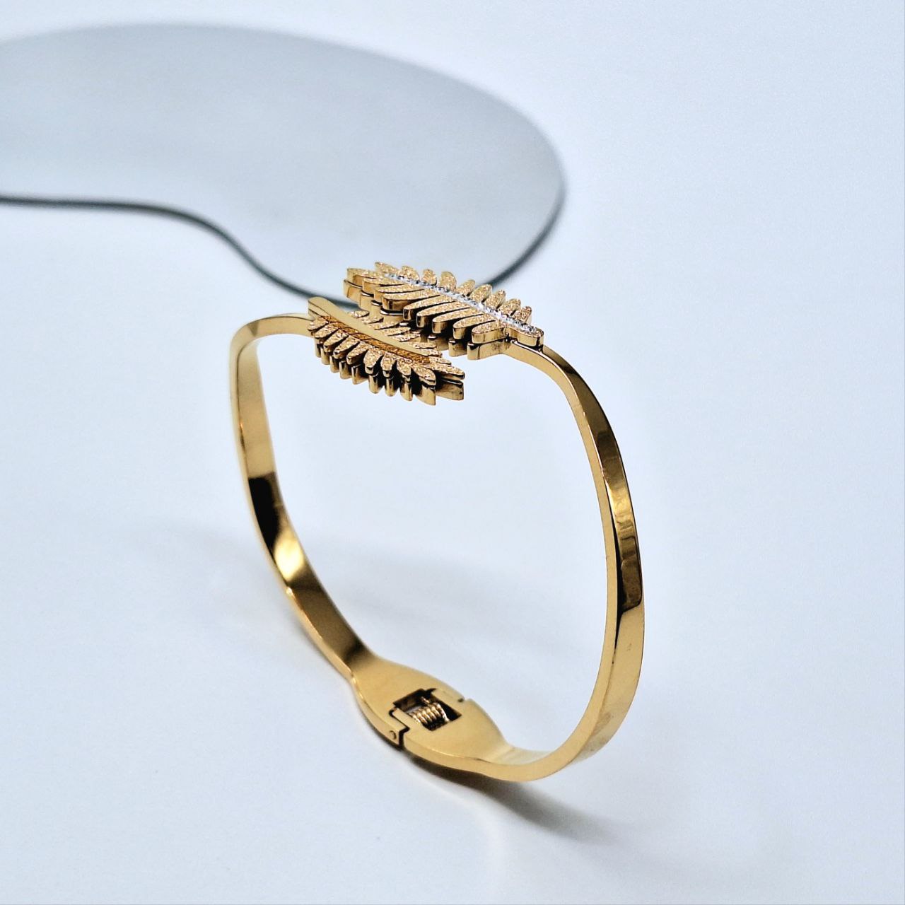 20266 Gold Plated Bangle