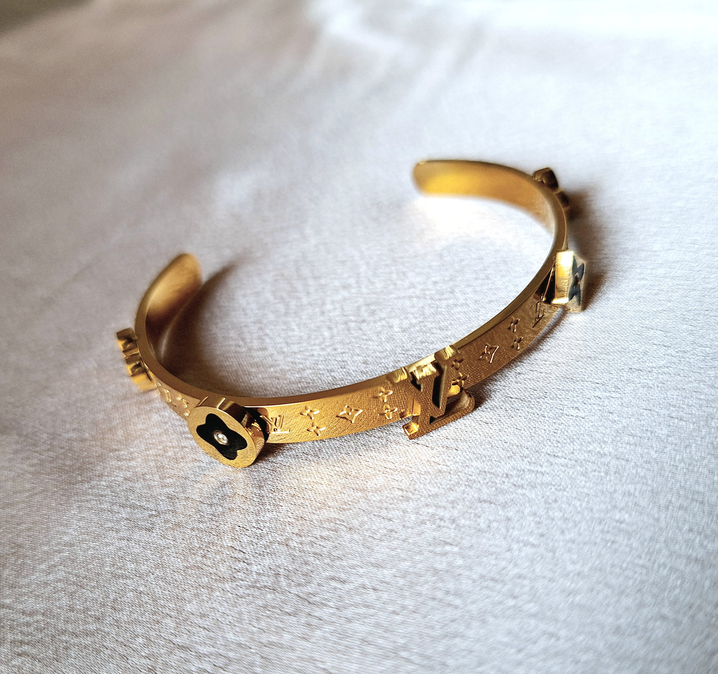 20156 Gold Plated Bangle