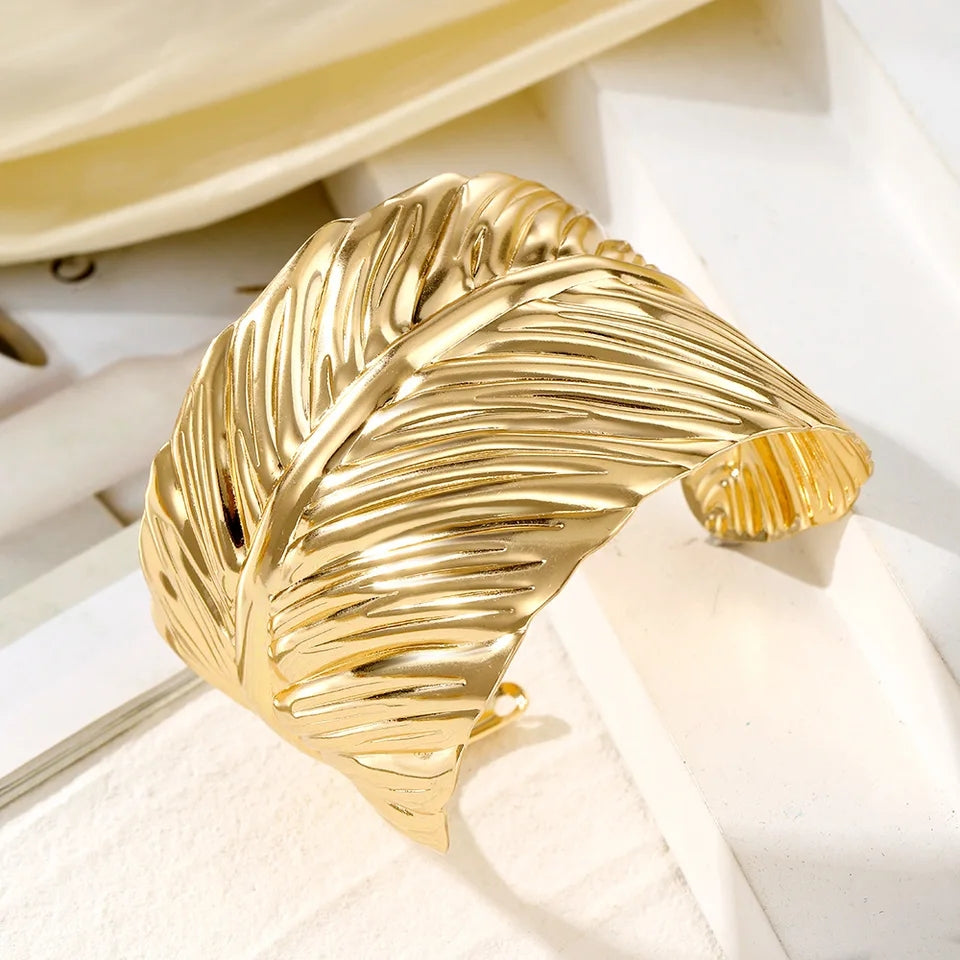 20198 Gold Plated Bangle