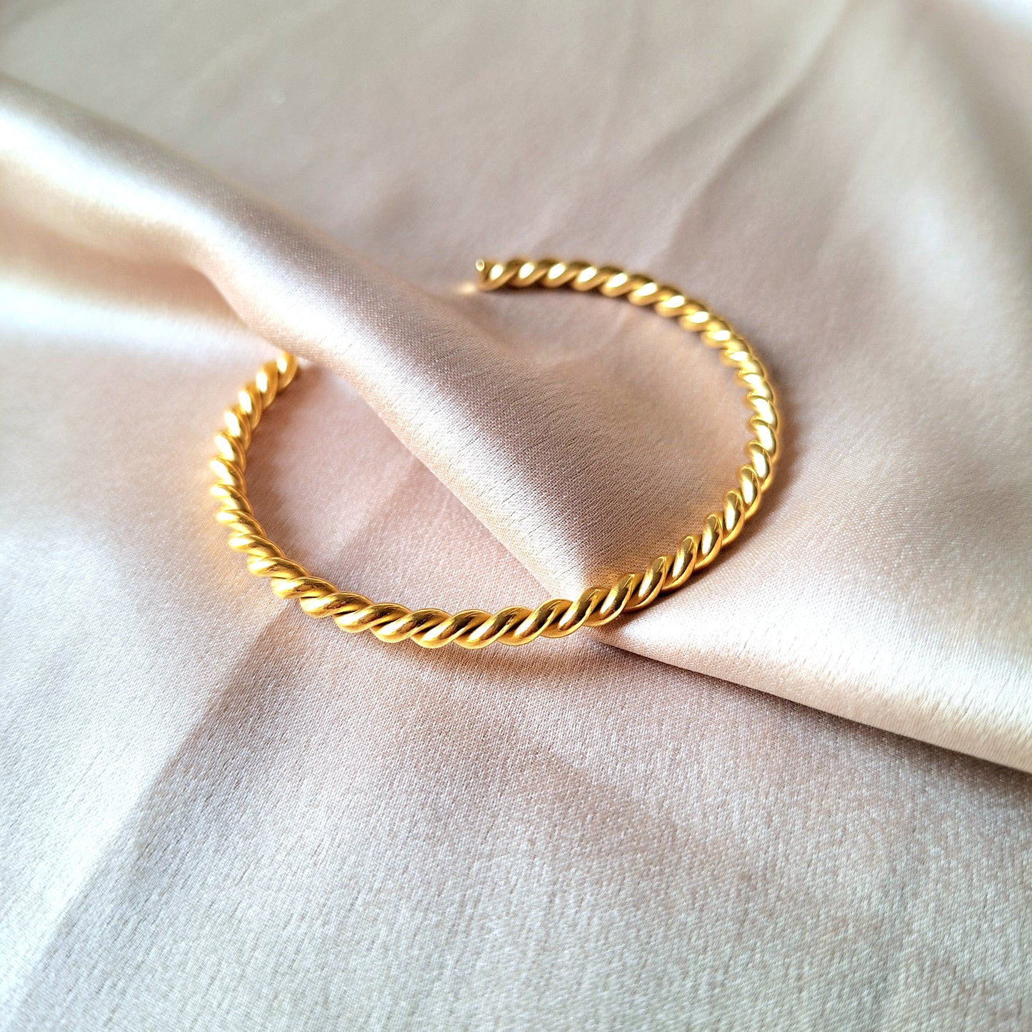 20148 Gold Plated Bangle