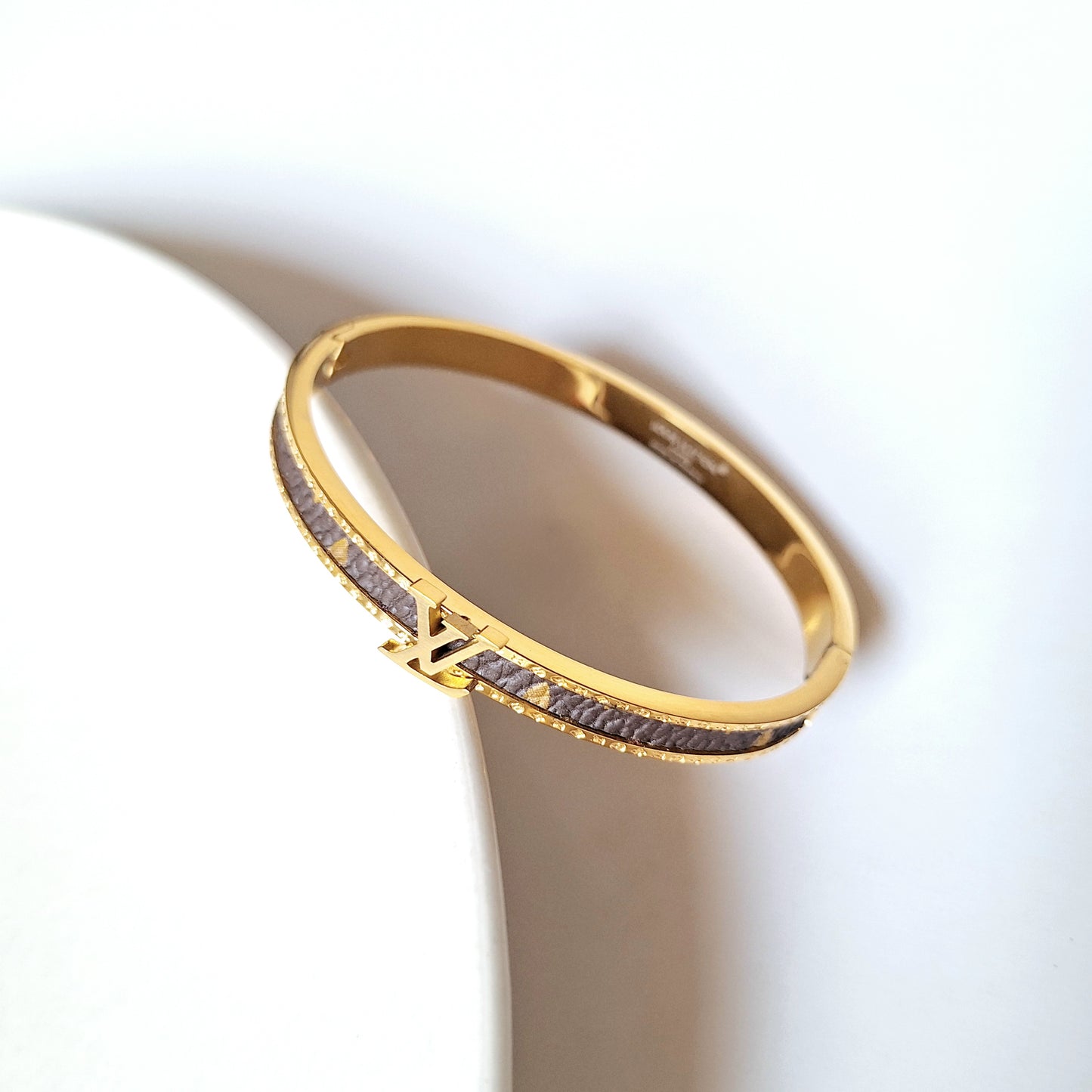 20169 Gold Plated Bangle