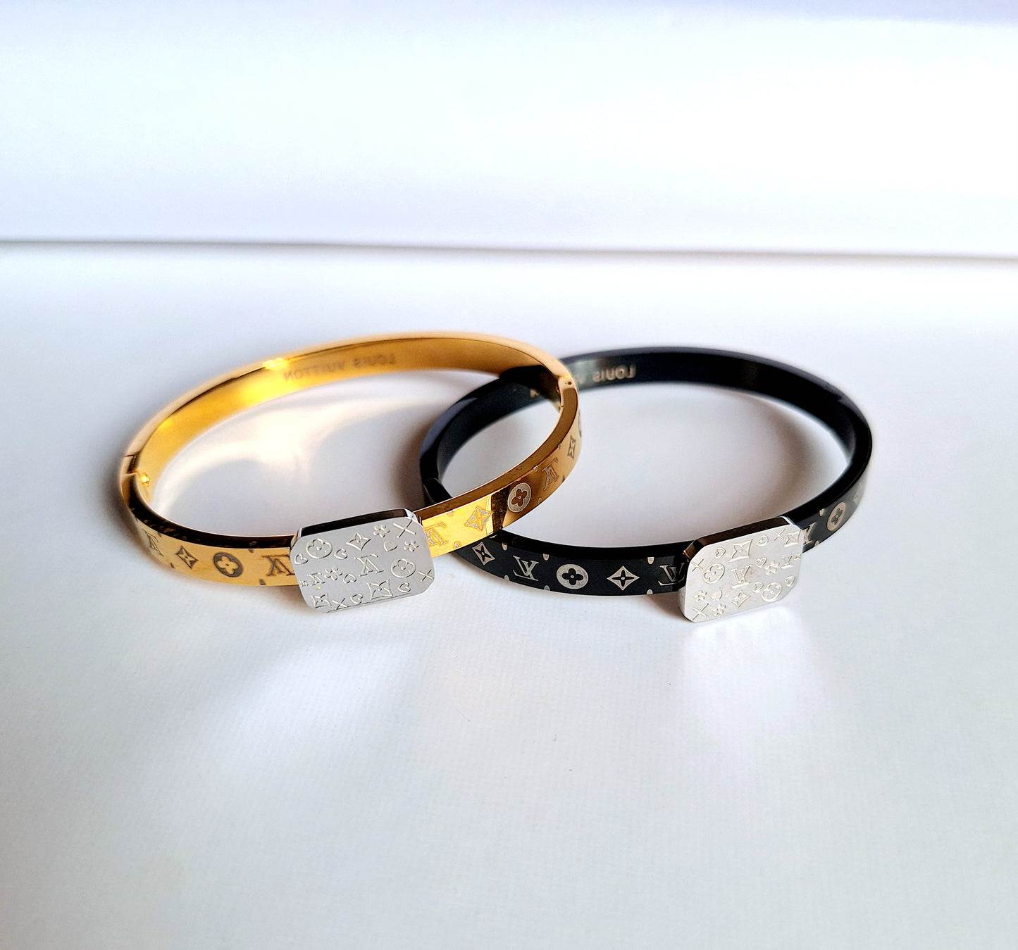 20149 Gold Plated Bangle